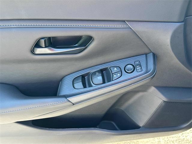 Photo of 2025 Black Nissan Sentra