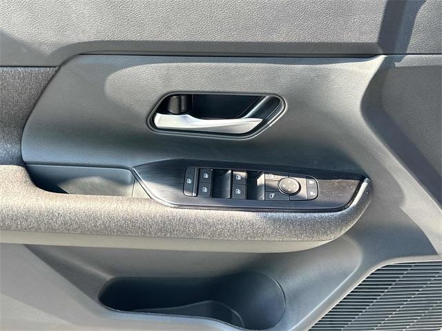 Photo of 2026 Aspen White Tri Nissan Kicks