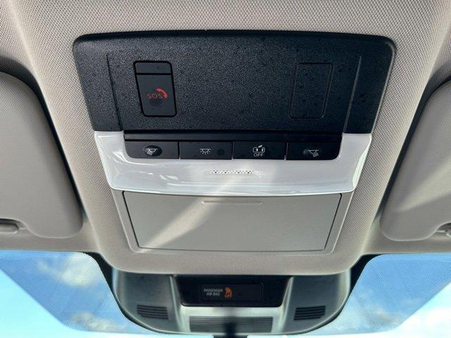 Photo of 2025 Everest White P Nissan Rogue