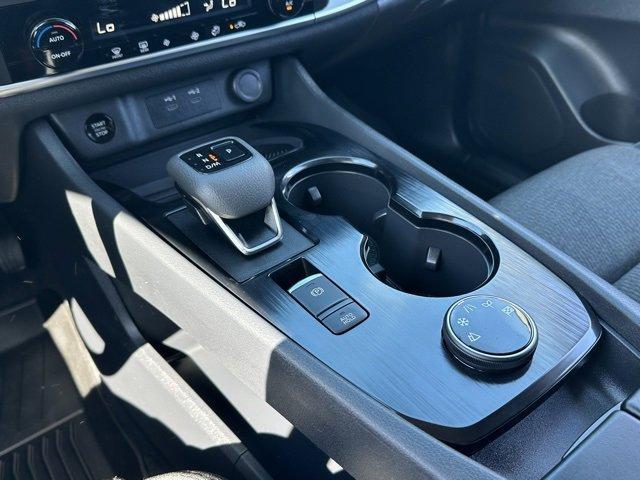 Photo of 2025 Everest White P Nissan Rogue