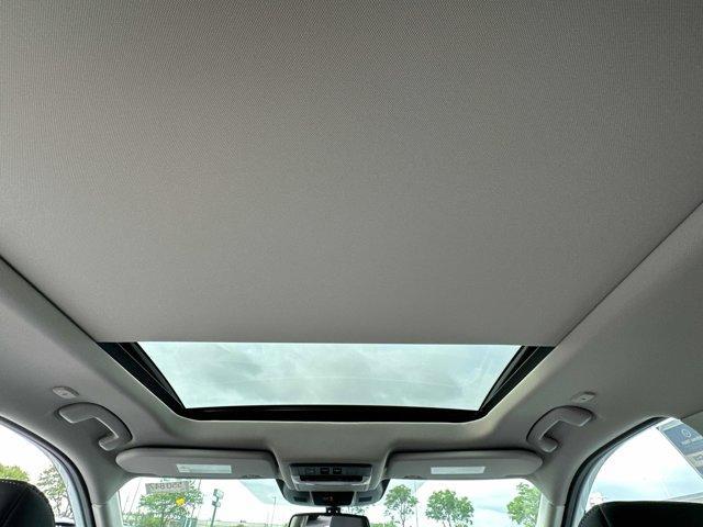 Photo of 2025 Everest White P Nissan Rogue