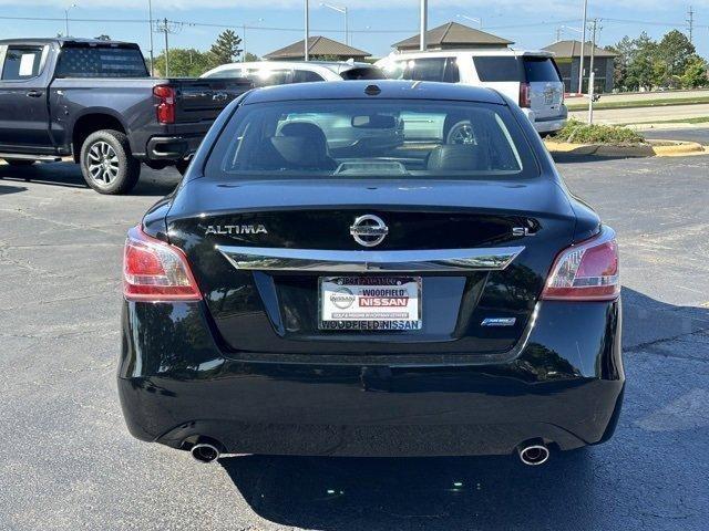 Photo of 2013 Super Black Nissan Altima