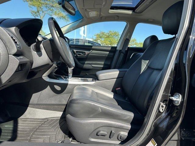 Photo of 2013 Super Black Nissan Altima