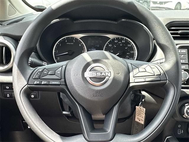 Photo of 2025 Cloud White Nissan Versa