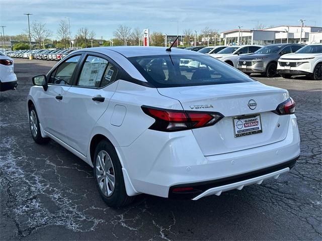 Photo of 2025 Cloud White Nissan Versa