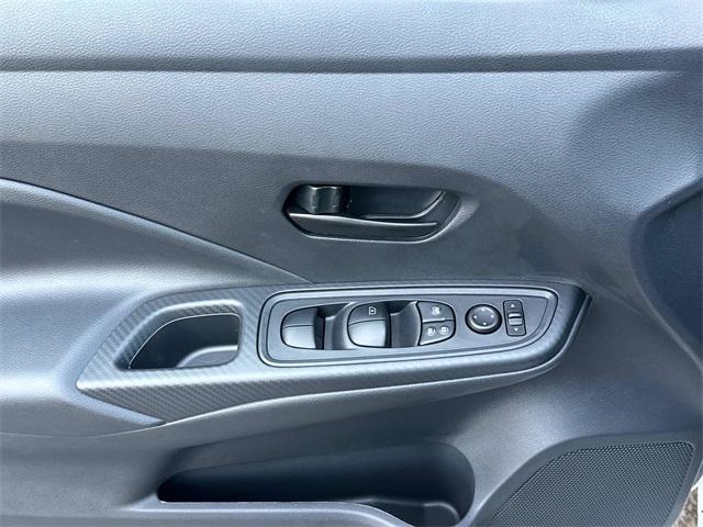 Photo of 2025 Cloud White Nissan Versa