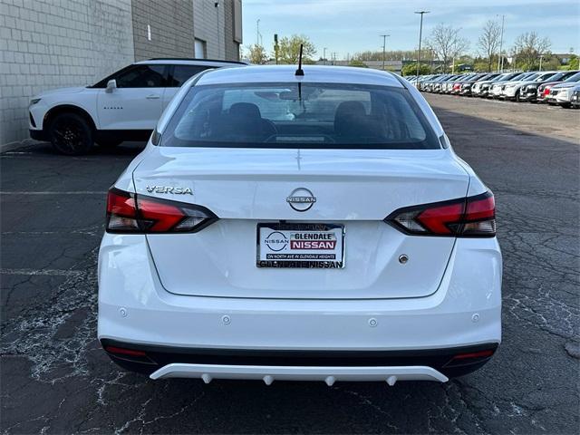 Photo of 2025 Cloud White Nissan Versa