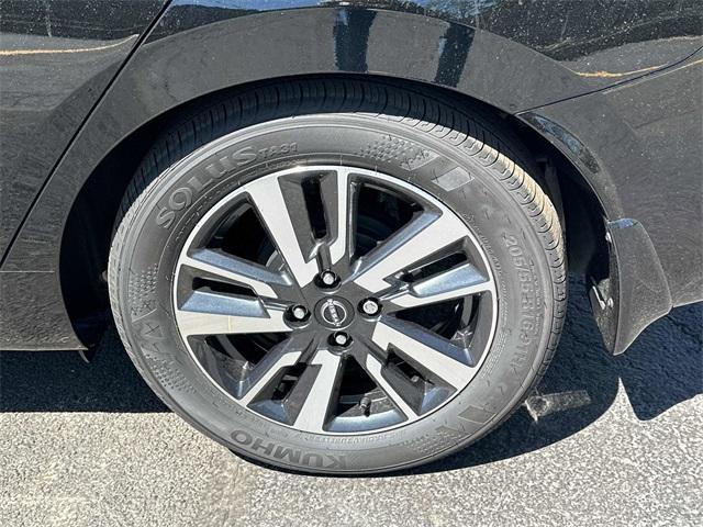 Photo of 2025 Black Nissan Versa