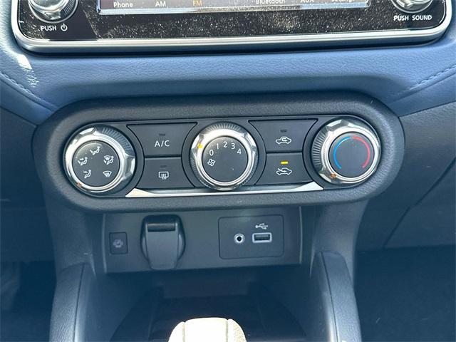 Photo of 2025 Black Nissan Versa