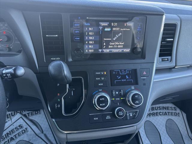 Photo of 2016  Toyota Sienna