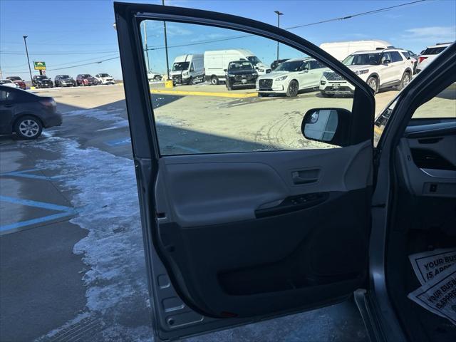 Photo of 2016  Toyota Sienna