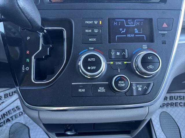 Photo of 2016  Toyota Sienna