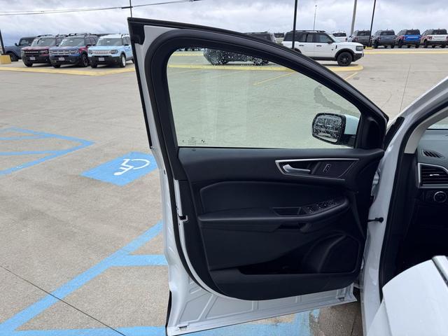 Photo of 2023  Ford Edge