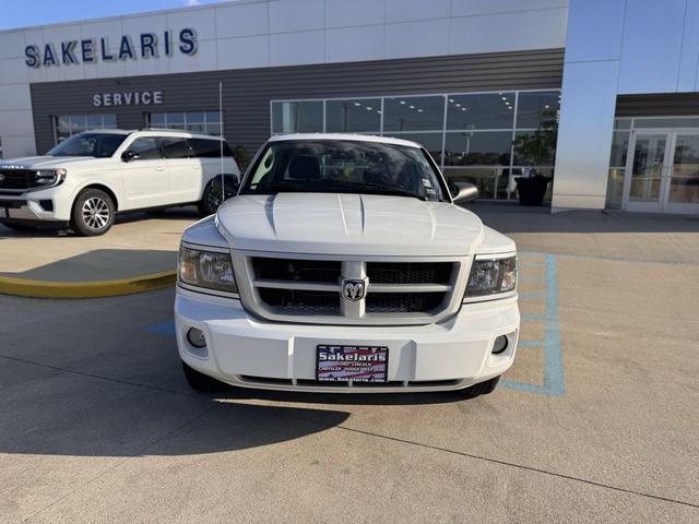 Photo of 2011 Bright White Dodge Dakota