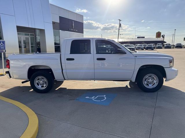 Photo of 2011 Bright White Dodge Dakota