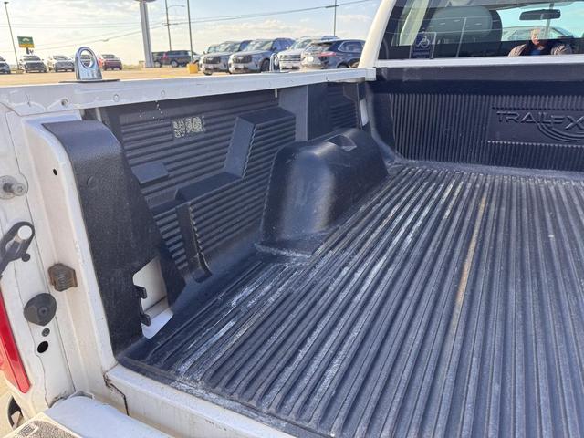 Photo of 2011 Bright White Dodge Dakota