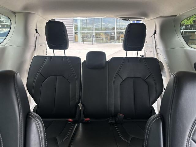 Photo of 2023 Bright White Clearcoat Chrysler Pacifica