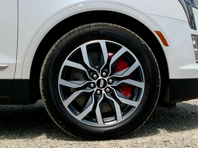 Photo of 2024 Crystal White Tricoat Cadillac XT5