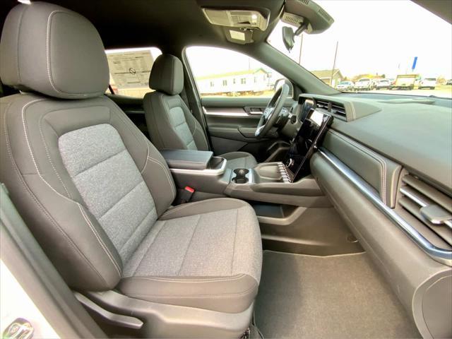 Photo of 2025 Summit White GMC Terrain