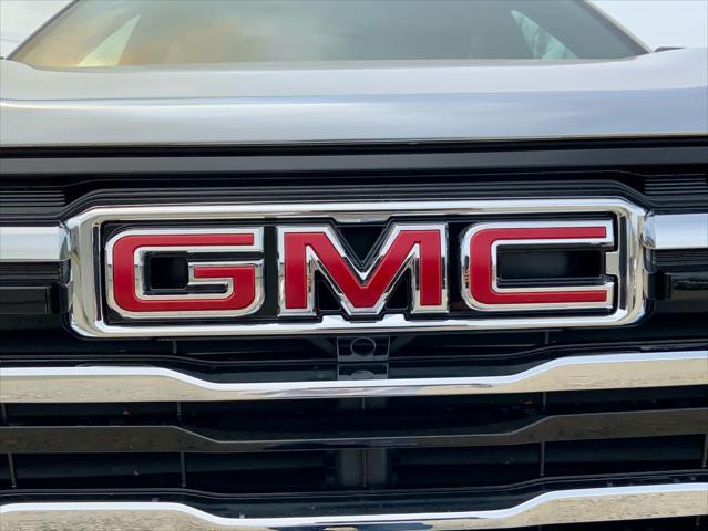 Photo of 2025 Summit White GMC Terrain