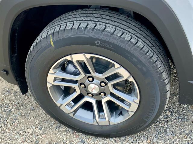 Photo of 2025 Summit White GMC Terrain