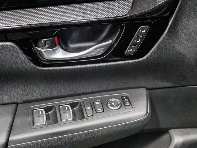 Photo of 2023 Lunar Silver Metallic Honda CR-V