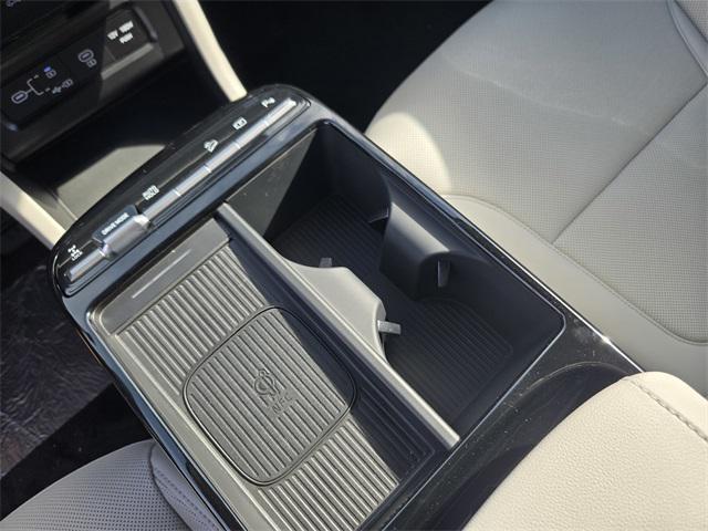 Photo of 2025 Pearl Hyundai TUCSON Hybrid