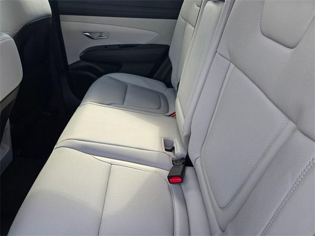 Photo of 2025 Pearl Hyundai TUCSON Hybrid