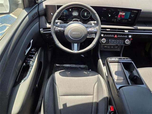 Photo of 2025 Pearl Hyundai TUCSON Hybrid