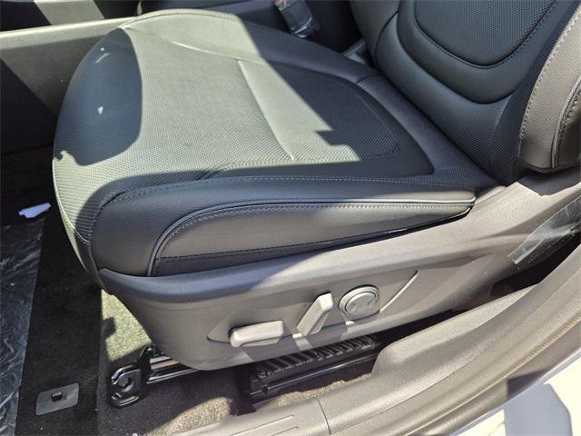 Photo of 2025 Pearl Hyundai TUCSON Hybrid