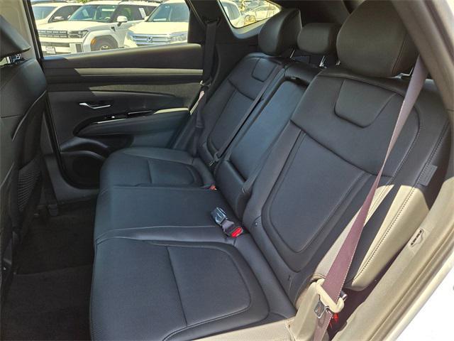 Photo of 2025 Pearl Hyundai TUCSON Hybrid