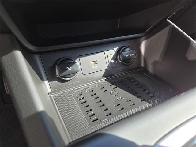 Photo of 2022 Cyber Silver Hyundai KONA