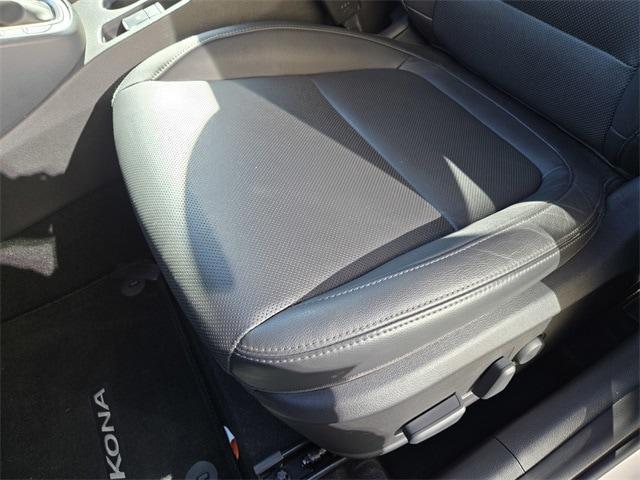 Photo of 2022 Cyber Silver Hyundai KONA
