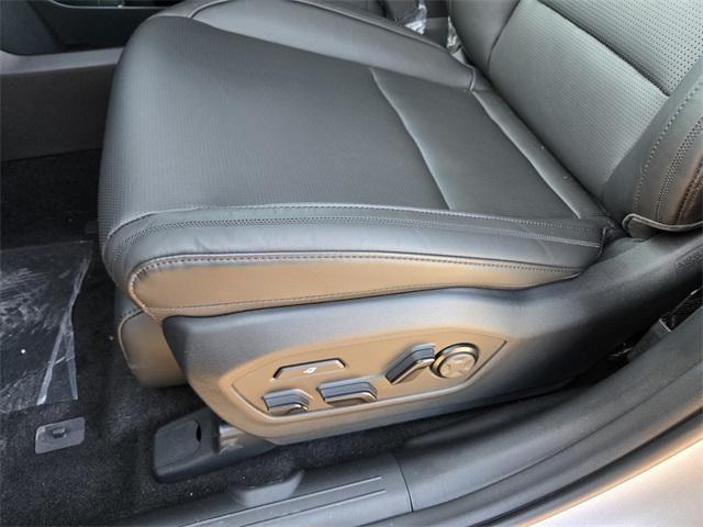 Photo of 2025 Shimmering Silver Hyundai SANTA FE HEV
