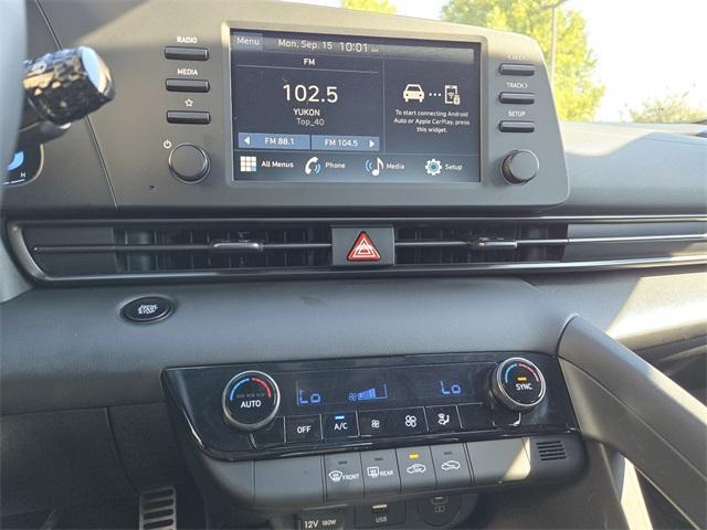 Photo of 2025 Black Hyundai ELANTRA
