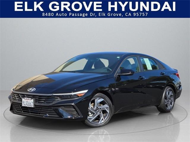 Photo of 2025 Black Hyundai ELANTRA