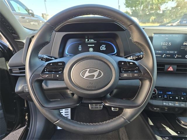 Photo of 2025 Black Hyundai ELANTRA