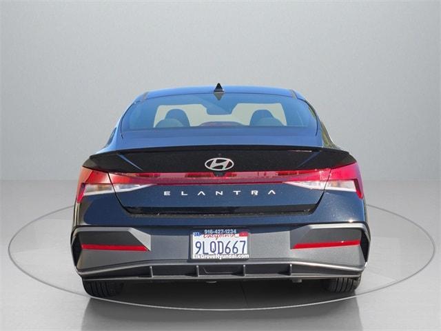Photo of 2025 Black Hyundai ELANTRA