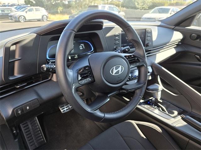 Photo of 2025 Black Hyundai ELANTRA