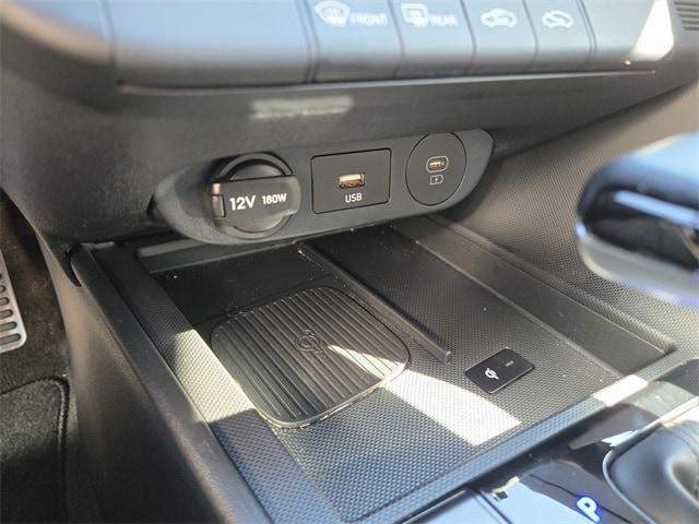 Photo of 2025 Black Hyundai ELANTRA