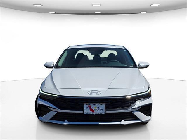 Photo of 2025 White Hyundai ELANTRA HEV