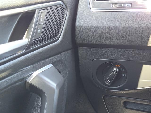 Photo of 2022 Pure White Volkswagen Tiguan