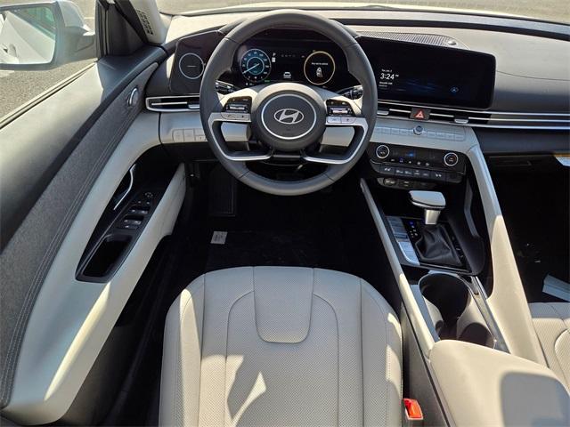 Photo of 2025 White Hyundai ELANTRA HEV