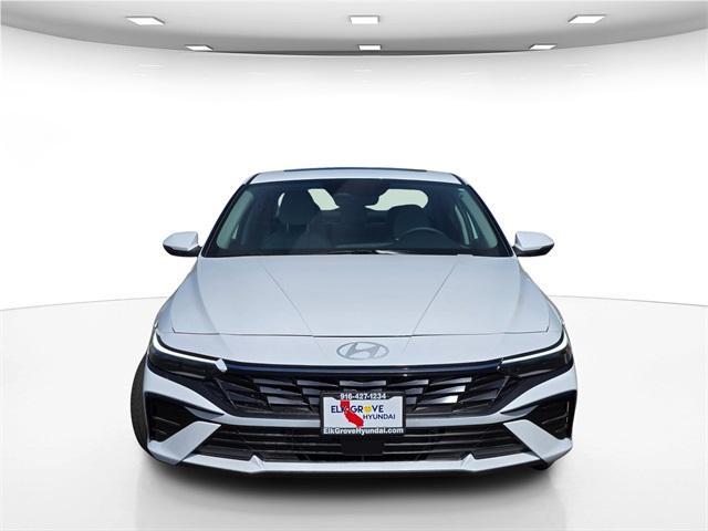Photo of 2025 White Hyundai ELANTRA HEV