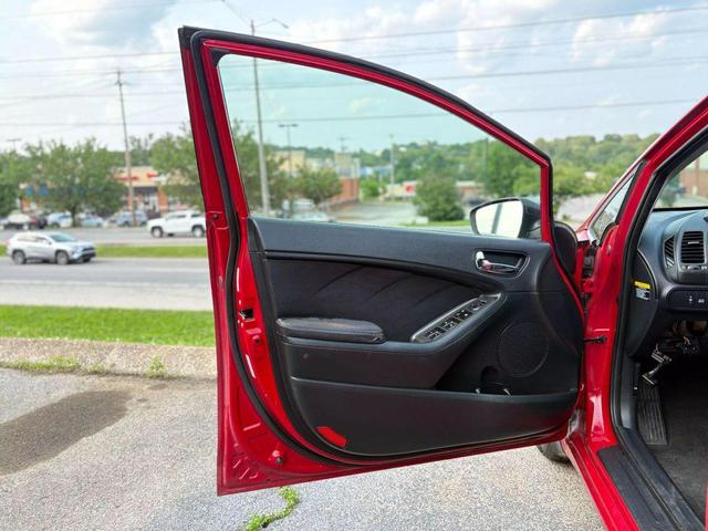 Photo of 2014 Crimson Red Kia Forte