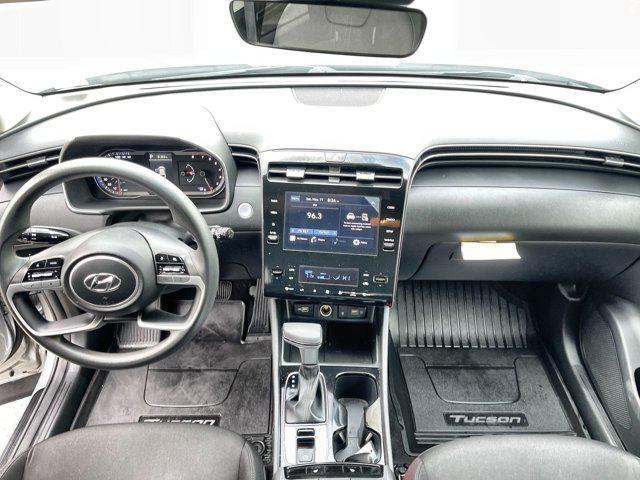 Photo of 2024 Shimmering Silver Hyundai TUCSON
