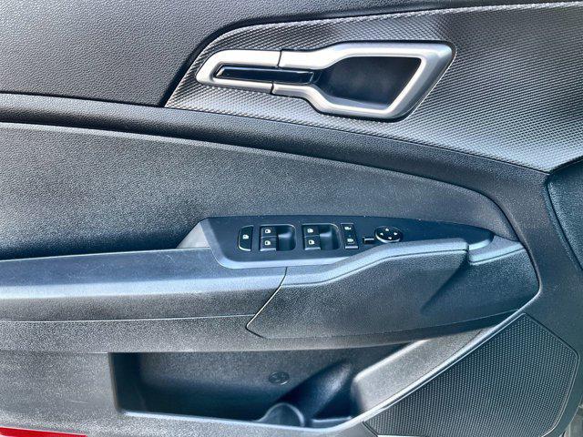 Photo of 2025 Gravity Gray Kia Sportage Hybrid