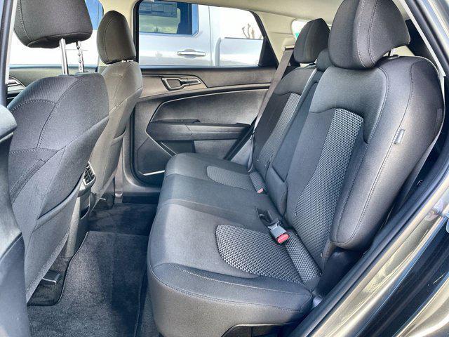 Photo of 2025 Gravity Gray Kia Sportage Hybrid