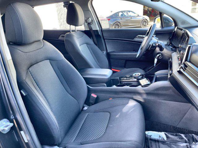 Photo of 2025 Gravity Gray Kia Sportage Hybrid