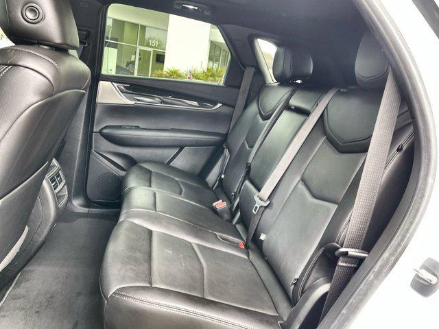 Photo of 2021 Crystal White Tricoat Cadillac XT5